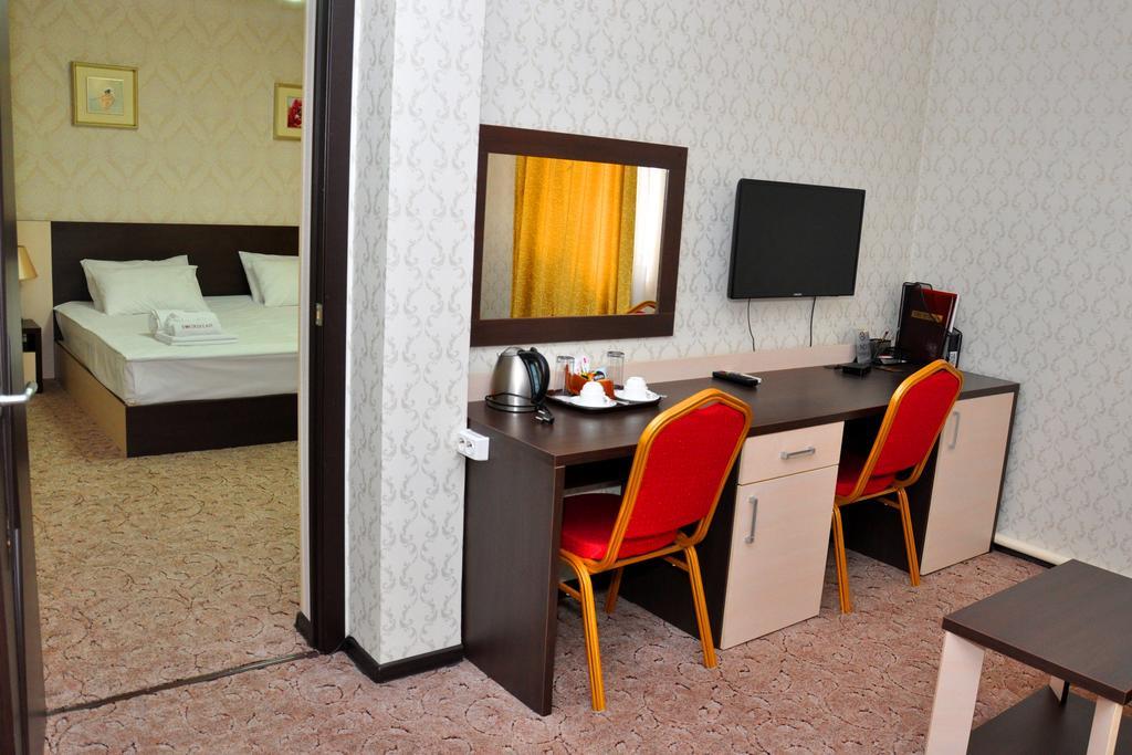 Tourasia Hotel 비슈케크 외부 사진
